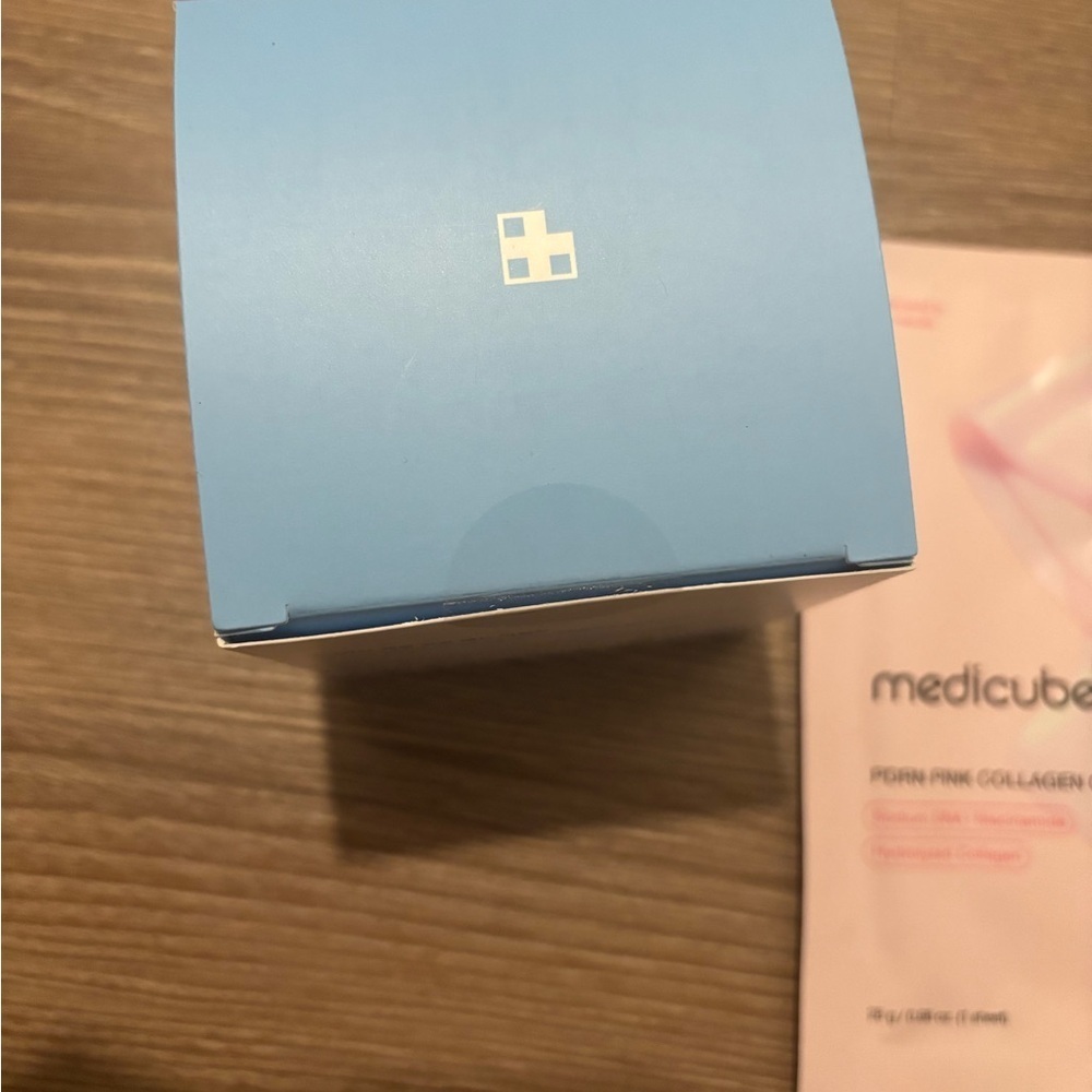 Medicube Zero Pore Pad and Pore Pink Collagen Gel Mask Bundle - UNOPENED - Picture 2 of 5